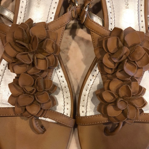 Adrienne Vitadini sandals tan - Picture 6 of 6